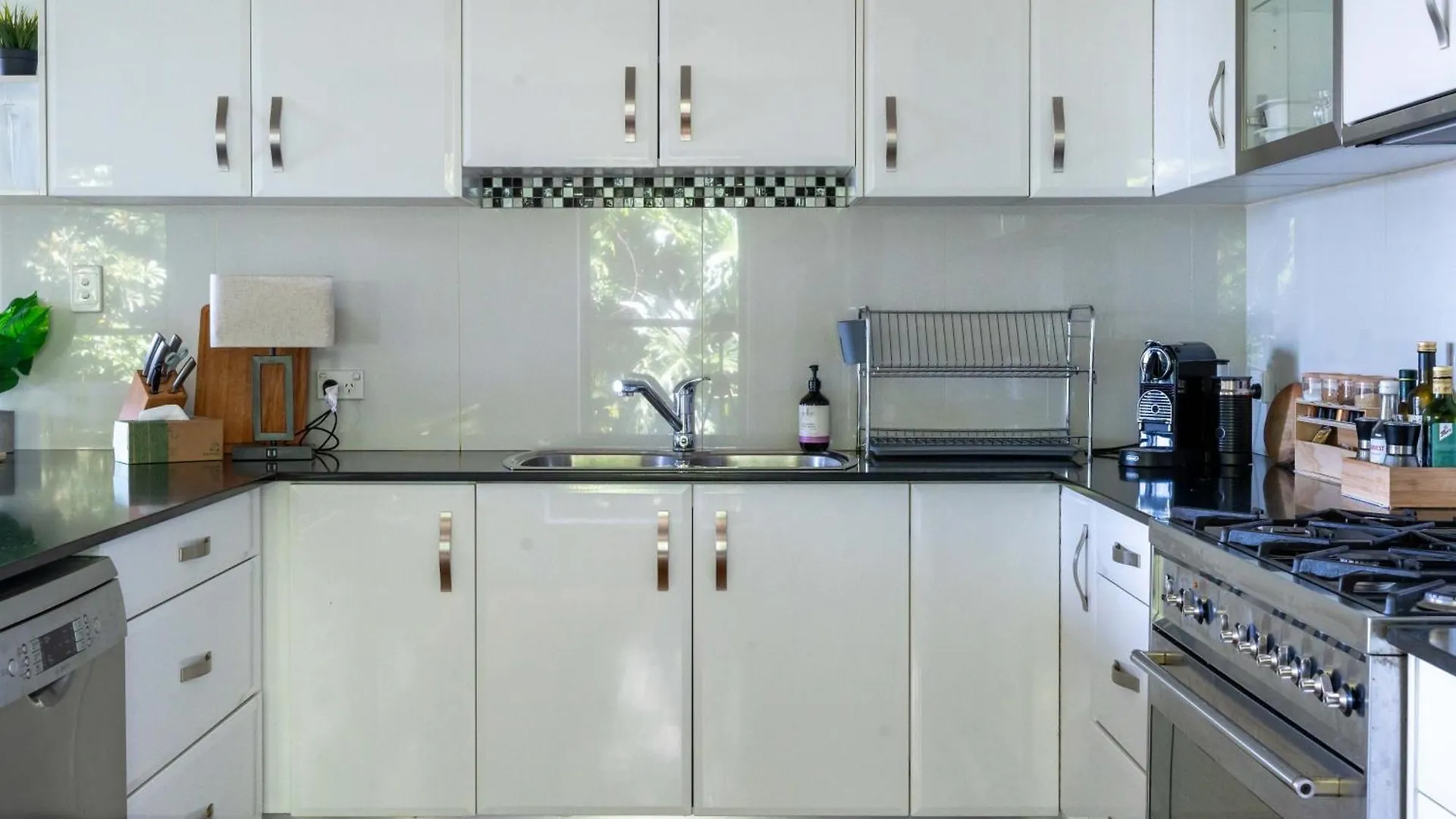 Serenity - Gold Coast Hinterland Getaway For A Couple, Family Or Group Mount Tamborine Villa