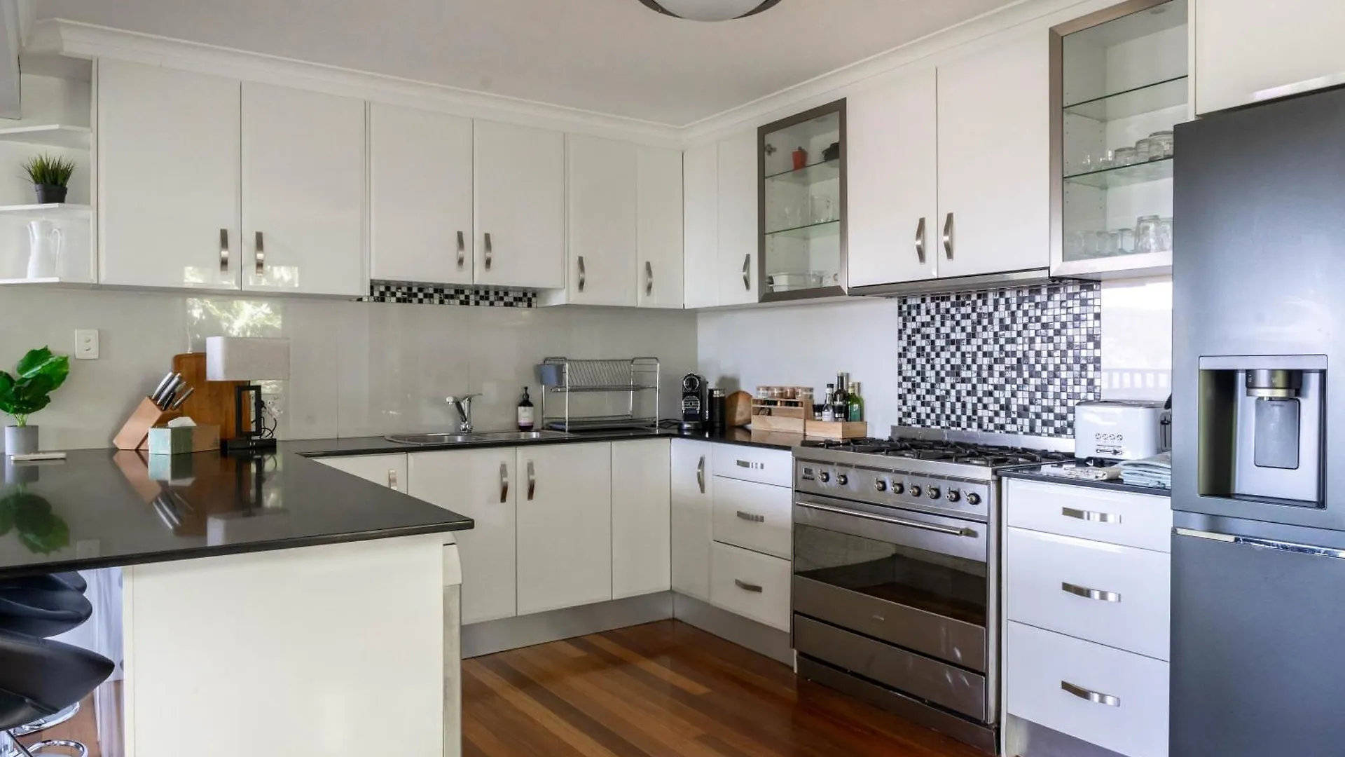 Serenity - Gold Coast Hinterland Getaway For A Couple, Family Or Group Mount Tamborine 0*,  Australien
